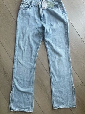 NWT Light Wash Split-Hem Bootcut Jeans - Size 8